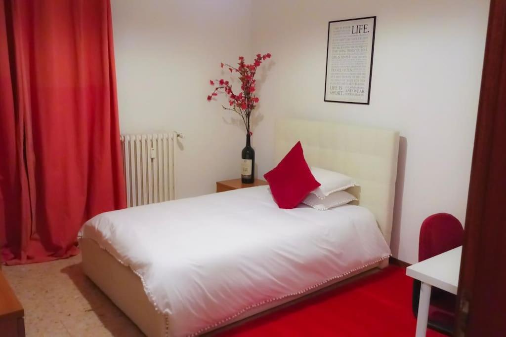 Unique & Beautiful Bedroom In Central Of Florencia Exterior foto