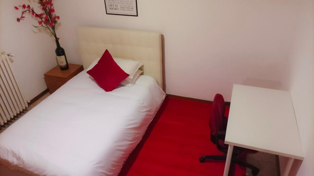 Unique & Beautiful Bedroom In Central Of Florencia Exterior foto
